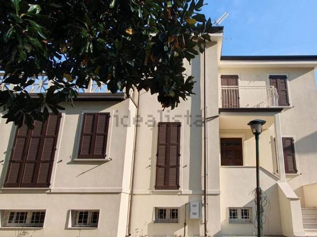 Casa in vendita a Unione Comuni Modenesi Area Nord, Mirandola