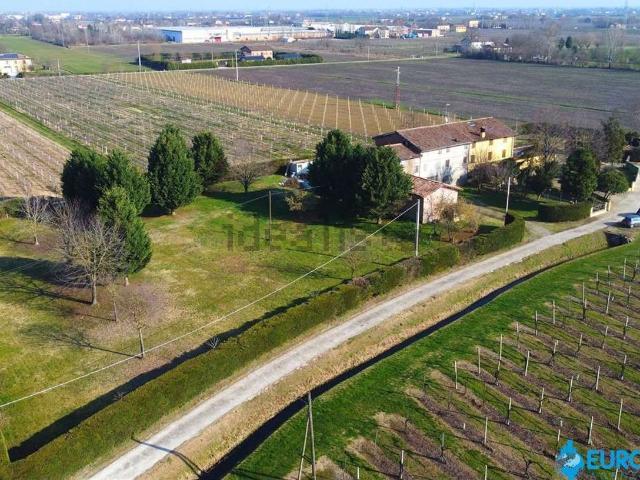 Casa in vendita a Unione delle Terre d'Argine, Carpi