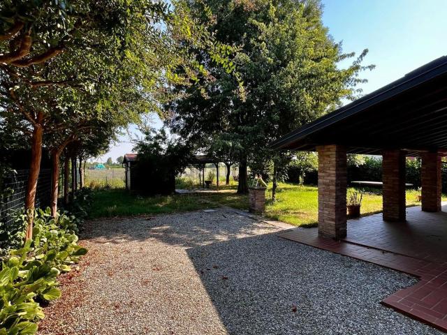 Casa in vendita a Modena, Colombarone