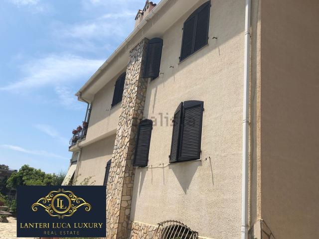 Casa in vendita a Ventimiglia, Liguria