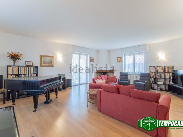 Casa in vendita a Magenta, Lombardia