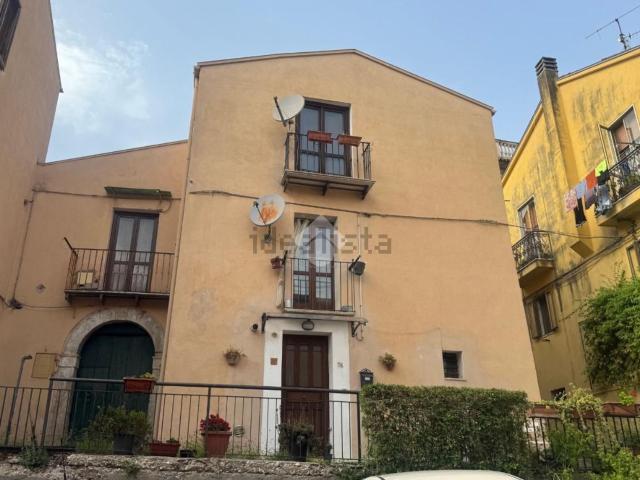 Casa in vendita a Venafro, Molise