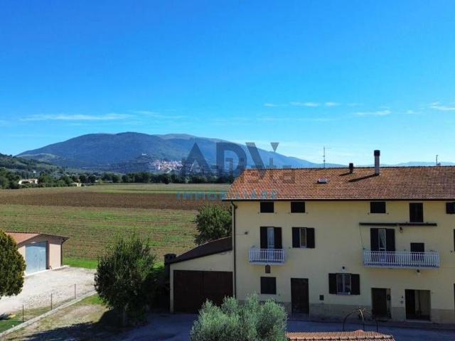 Casa in vendita a Palazzo, Assisi