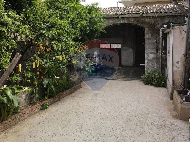Casa in vendita a Giarre, Sicilia