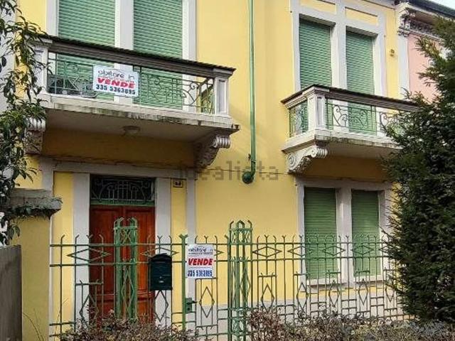 Casa in vendita a Stradella, Lombardia