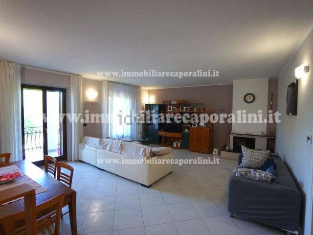 Casa in vendita a Marche, Macerata