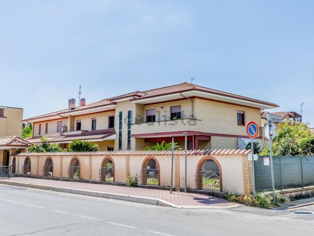 Casa in vendita a Pontenuovo, Sermoneta