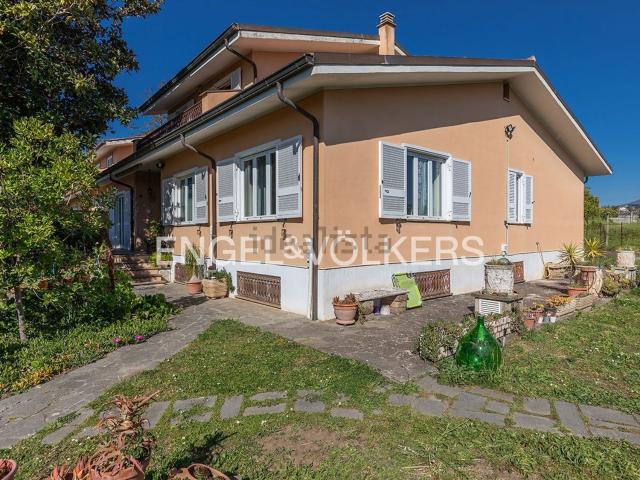 Casa in vendita a Villaggio Vigna Fiorita, Roma Capitale