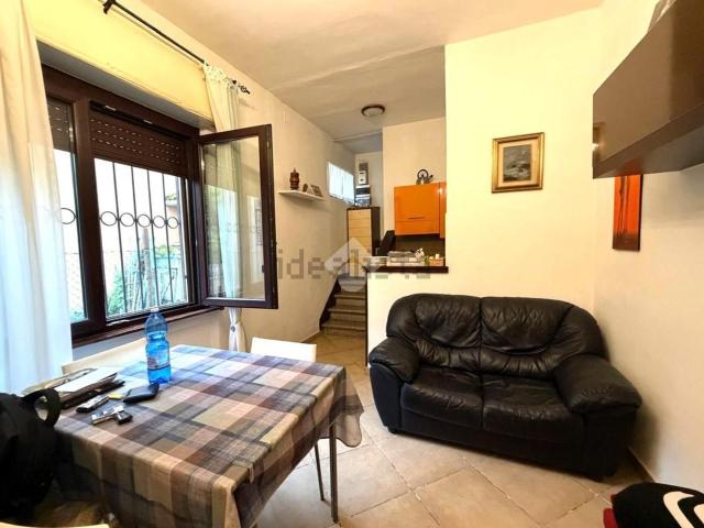 Casa in vendita a Mirabello, Pavia