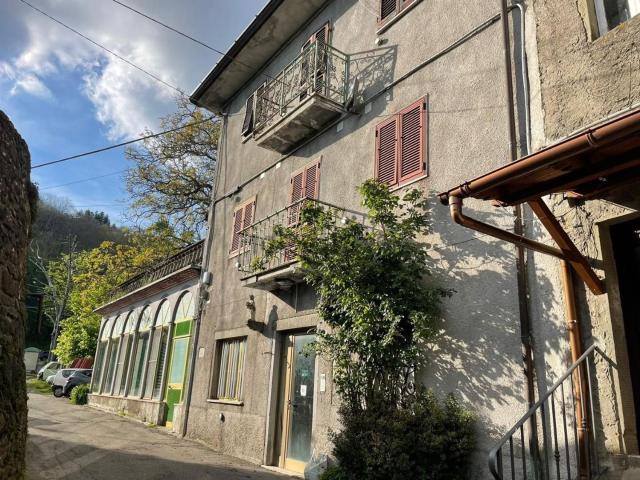 Casa in vendita a Villa Basilica, Toscana