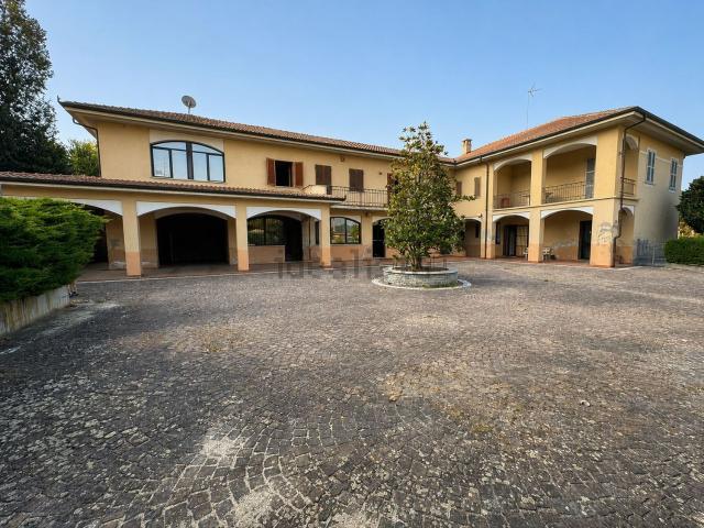 Casa in vendita a Serravalle, Asti