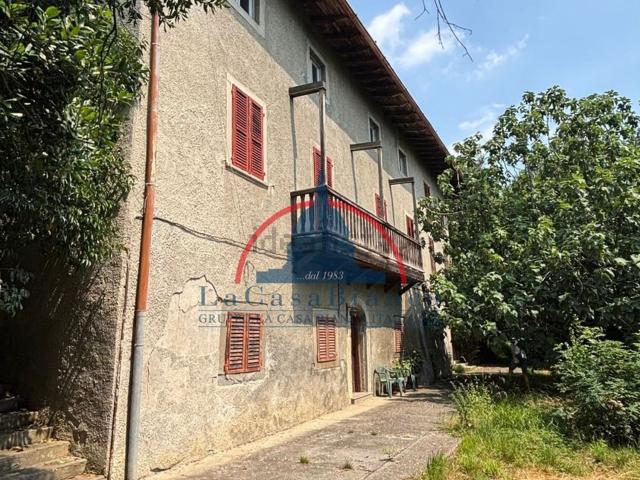 Casa in vendita a Alzano Lombardo, Lombardia