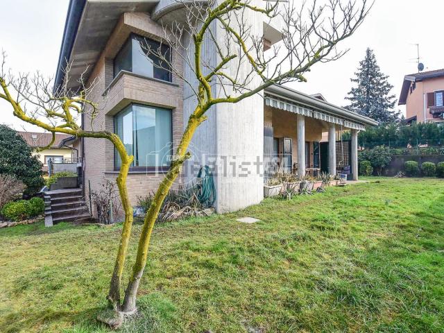 Casa in vendita a Senna Comasco, Lombardia