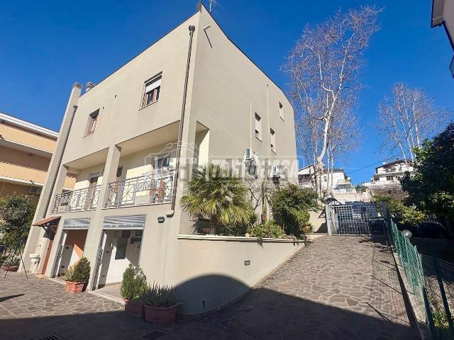Casa in vendita a Pescara Colli, Pescara