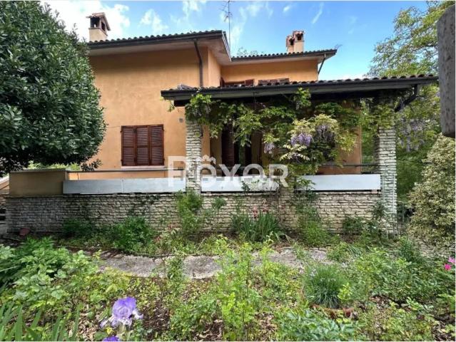 Casa in vendita a Cerreto d'Esi, Ancona