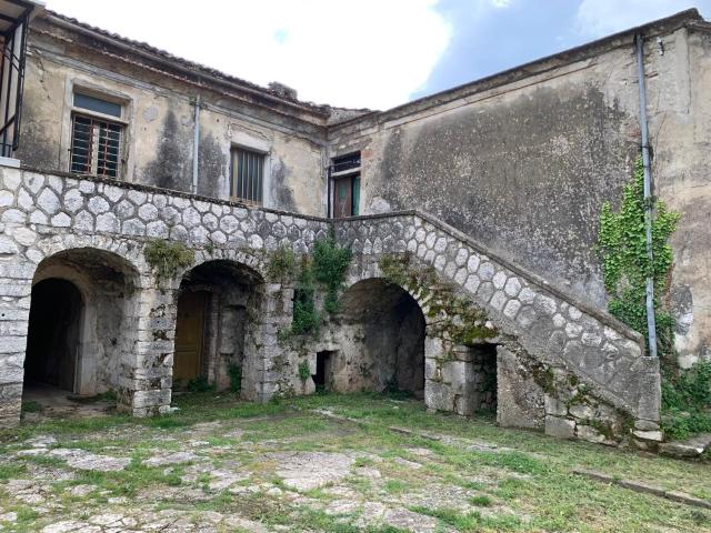 Casa in vendita a Montaquila, Molise