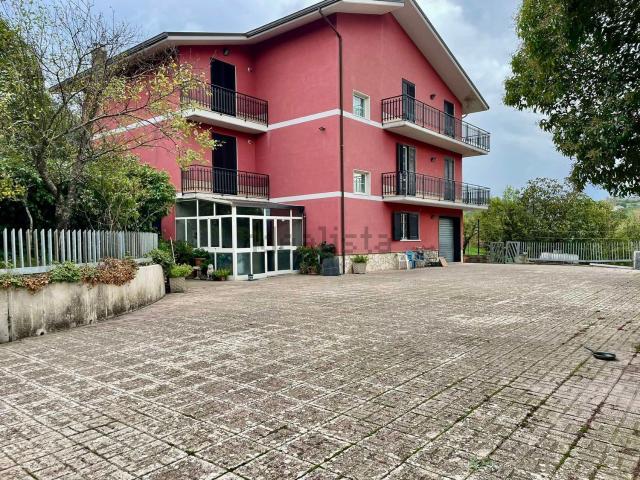 Casa in vendita a Castelfranci, Campania