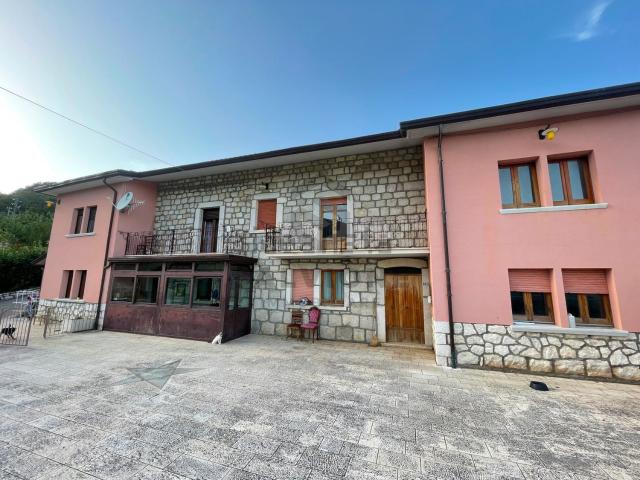 Casa in vendita a Cusano Mutri, Campania