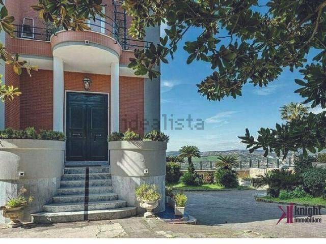 Casa in vendita a Municipalità 1, Campania