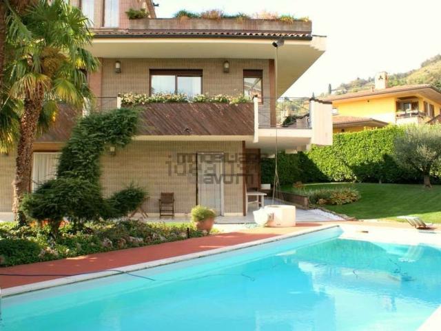 Casa in vendita a Scanzorosciate, Lombardia
