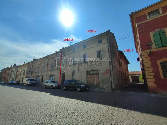 Casa in vendita a Polesine Zibello, Zibello