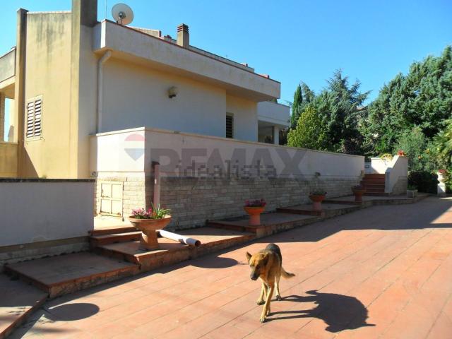 Casa in vendita a Caltanissetta, Sicilia
