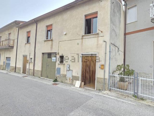 Casa in vendita a Castelfranci, Campania