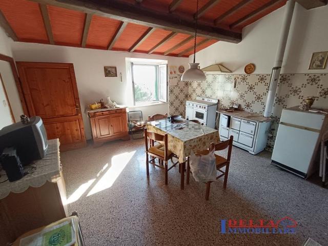 Casa in vendita a Castellina Marittima, Toscana