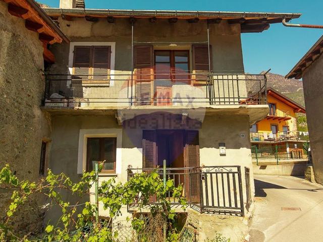 Casa in vendita a La Tour, Chatillon