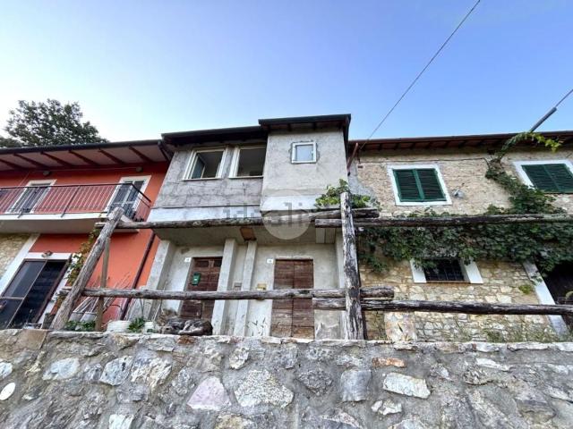 Casa in vendita a Piediluco, Terni