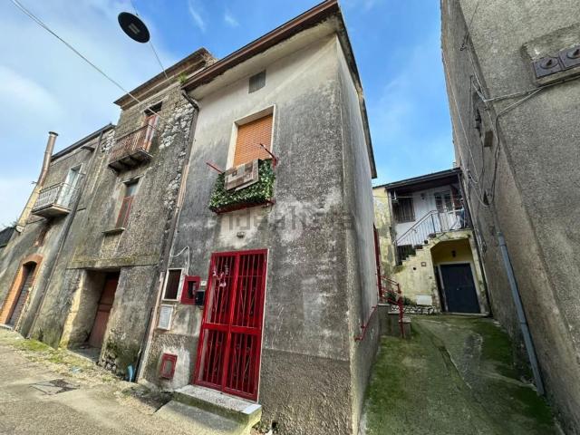 Casa in vendita a Montesarchio, Campania