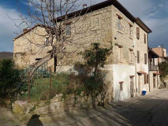 Casa in vendita a Castello, Marche