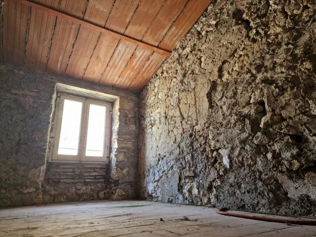 Casa in vendita a Collesecco, Lugnano In Teverina