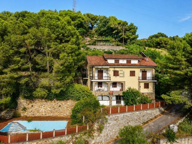 Casa in vendita a Imperia, Liguria