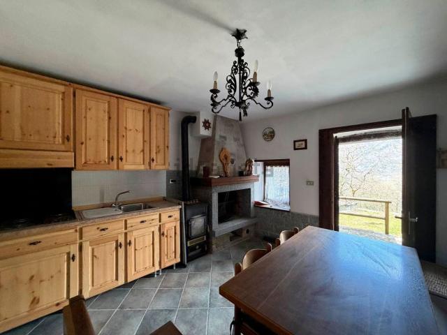Casa in vendita a Forcola, Lombardia