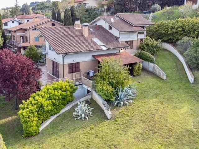Casa in vendita a Marche, Ancona