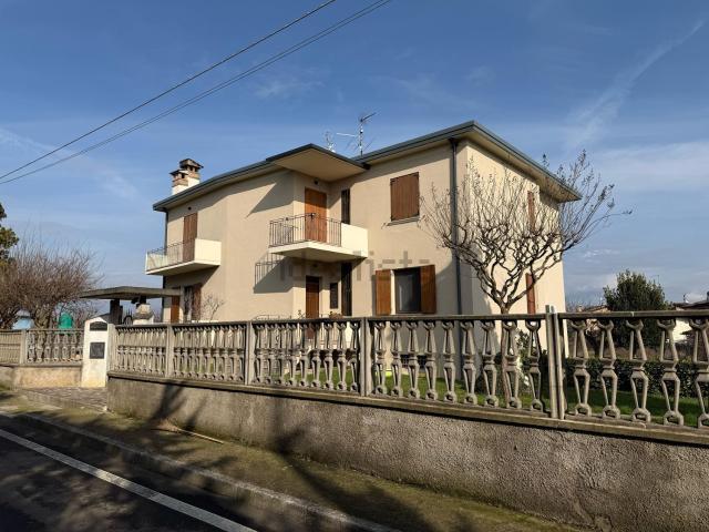 Casa in vendita a Montichiari, Lombardia