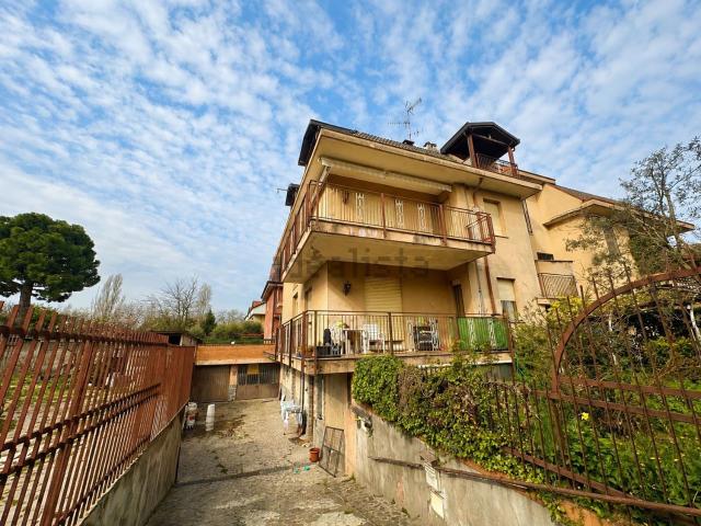Casa in vendita a Muggiò, Lombardia