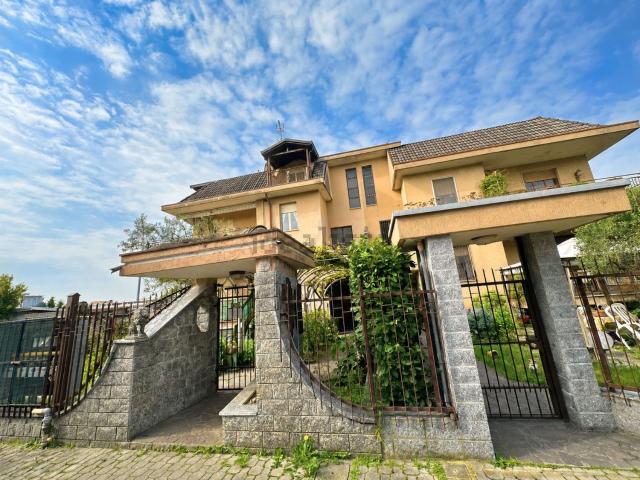 Casa in vendita a Muggiò, Lombardia