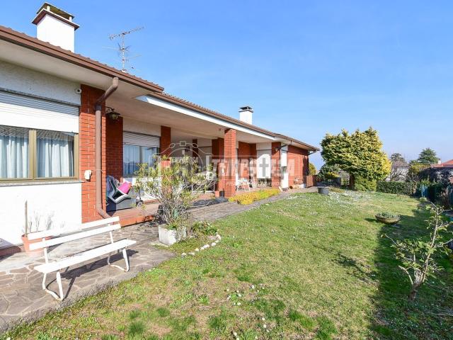 Casa in vendita a Orsenigo, Lombardia