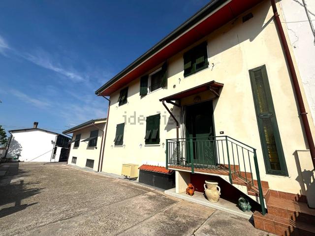 Casa in vendita a Bovolone, Veneto