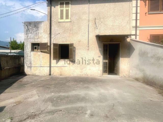 Casa in vendita a Cinque Vie, Marina Di Massa