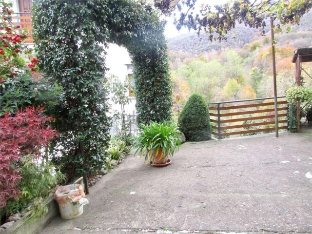 Casa in vendita a Sant'omobono Imagna, Lombardia