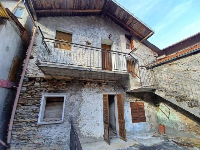 Casa in vendita a Garzeno, Lombardia