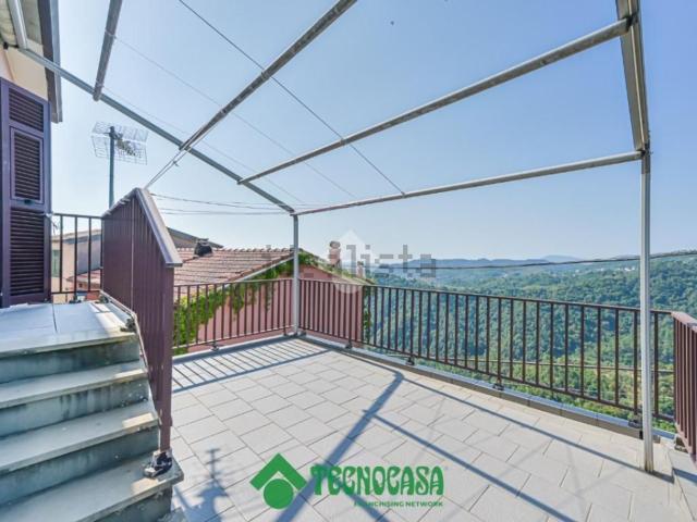 Casa in vendita a Follo, Liguria