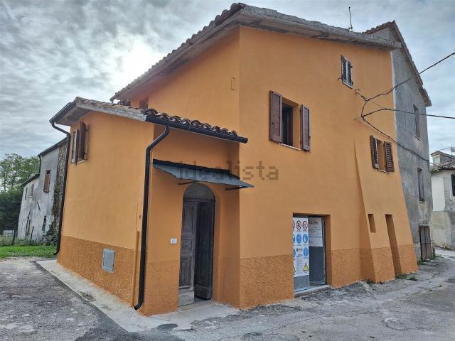 Casa in vendita a Marche, Macerata