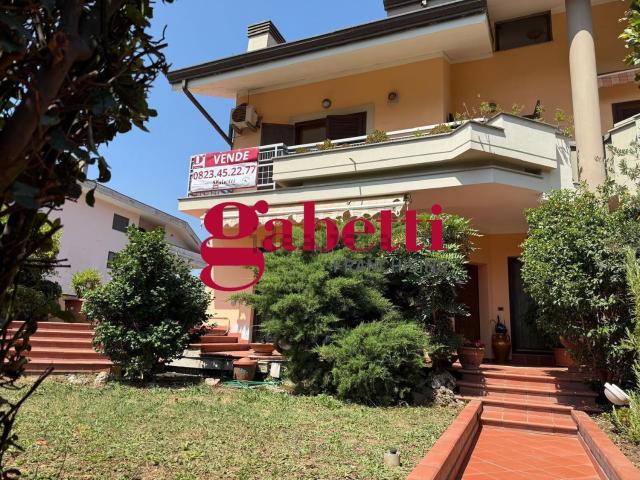 Casa in vendita a Mezzano, Caserta