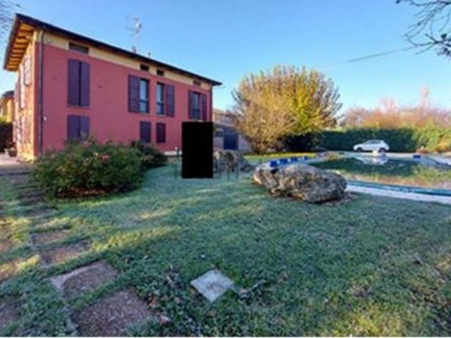 Casa in vendita a Tre Olmi, Modena