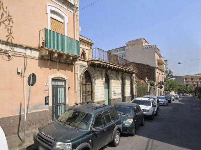 Casa in vendita a Canalicchio, Catania