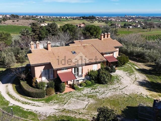 Casa in vendita a Il Molino, Marche